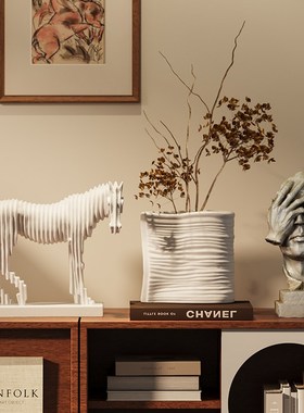 现代简约抽象白马玄关摆件样板房办公室壁龛大平层开放格软装饰品