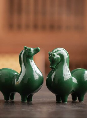 绿马创意可爱小唐马摆件中式客厅办公室茶桌面装饰手工陶瓷工艺品