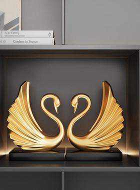 轻奢高档创意天鹅摆件家居客厅玄关酒柜电视柜装饰品新婚结婚礼物