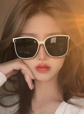 2025新款韩版高级感GM白色偏光墨镜女海边度假大框显脸小太阳镜男