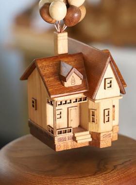 磁悬浮飞屋环游记摆件实木质创意气球木屋房子高级办公室桌面礼物