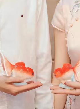 订婚情侣摆件鲤鱼家居客厅婚房鸿运当头装饰品送闺蜜新人结婚礼物