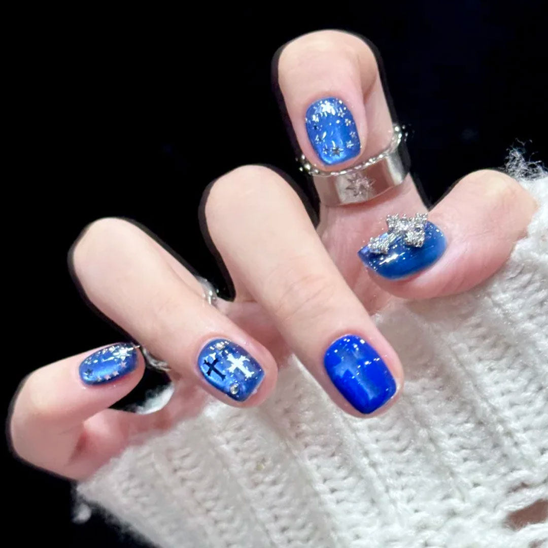 纯手工穿戴甲短款克莱因蓝猫眼克罗心美甲贴片高级感显白指甲贴片,淘宝优惠券,粉丝福利购,淘宝优惠卷