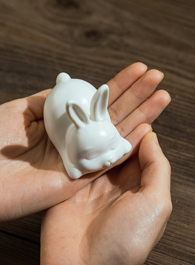 德化简约白瓷可爱小兔子茶宠家居客厅桌面装饰品迷你陶瓷玉兔摆件