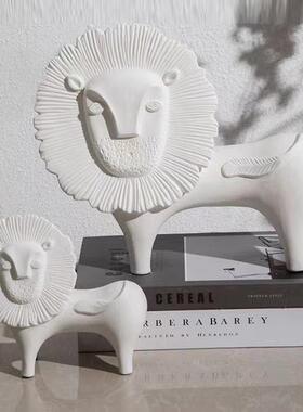 现代简约抽象动物人物卡通风雕塑摆件样板间客厅儿童房桌面装饰品