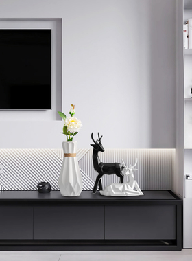 现代轻奢陶瓷麋鹿摆件创意家居客厅电视柜酒柜装饰品乔迁新居礼物