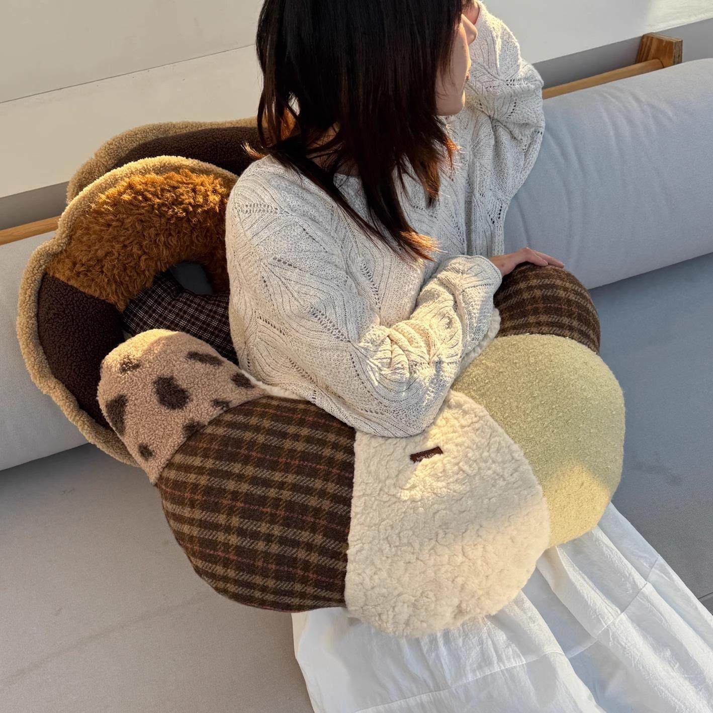 nothe Case「碱水牛角包」可爱原创面包抱枕治愈沙发床头靠垫礼物,淘宝优惠券,粉丝福利购,淘宝优惠卷