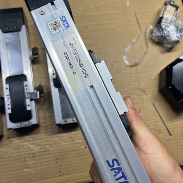 SATA滑细,型号60D-TL10-S100-M2-H100 - 图1