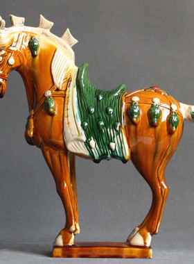 唐三彩陶瓷马摆件国礼大马工艺礼品客厅装M饰品中式博古架桌面摆