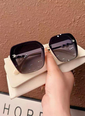 小香风珍珠偏光防紫外线墨镜女