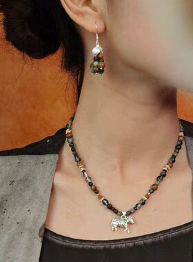 青岛出口夏季新款斑马流苏蜡绳项链民族风百搭串珠项链小众设计