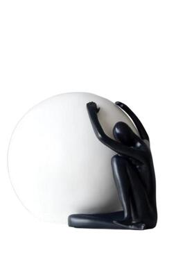 现代简约创意抱球人摆件样板房售楼处家居桌面电视柜书架软装饰品