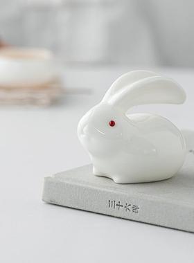 羊脂玉兔子茶宠陶瓷小摆件办公室客厅桌面装饰品高档创意节日礼物