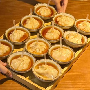 灌汤包早餐小笼包汤包速食半成品速冻大包子