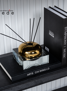 现代样板间高级感轻奢书柜书架桌面客厅酒柜玄关黑金系装饰品摆件