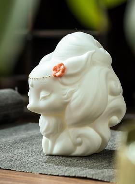 精品德化白瓷陶瓷九尾狐狐狸创意手工工艺品动物灵狐客厅桌面摆件