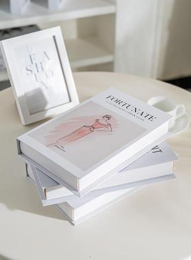 in Wind假书模拟书装饰摆件客厅书桌面装饰书照片道具摆件