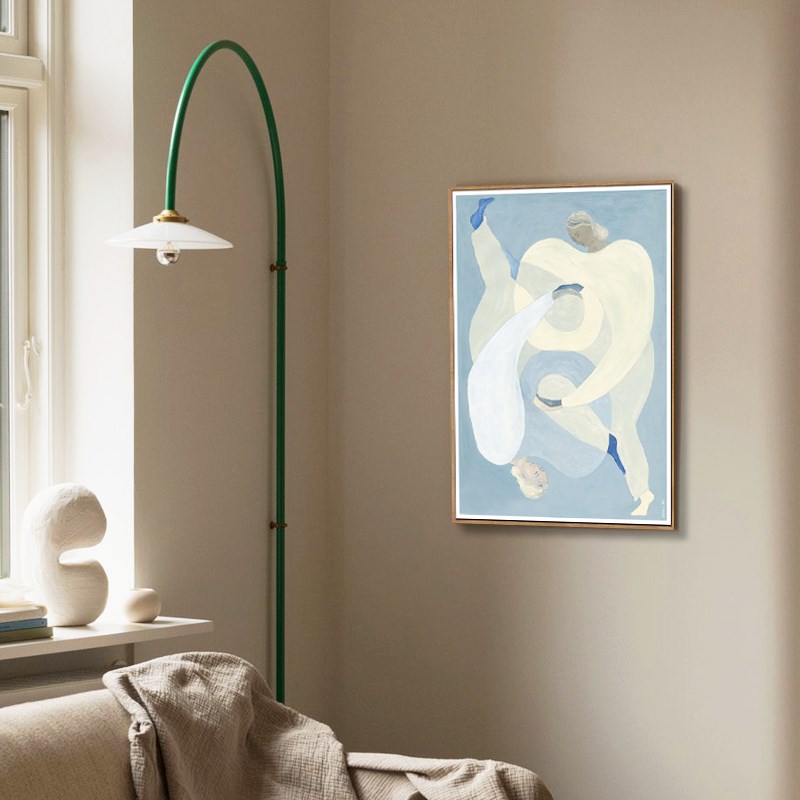丹麦设计Sofia Lind《抱着你》抽象艺术人物装饰画小众客厅墙挂画 - 图2