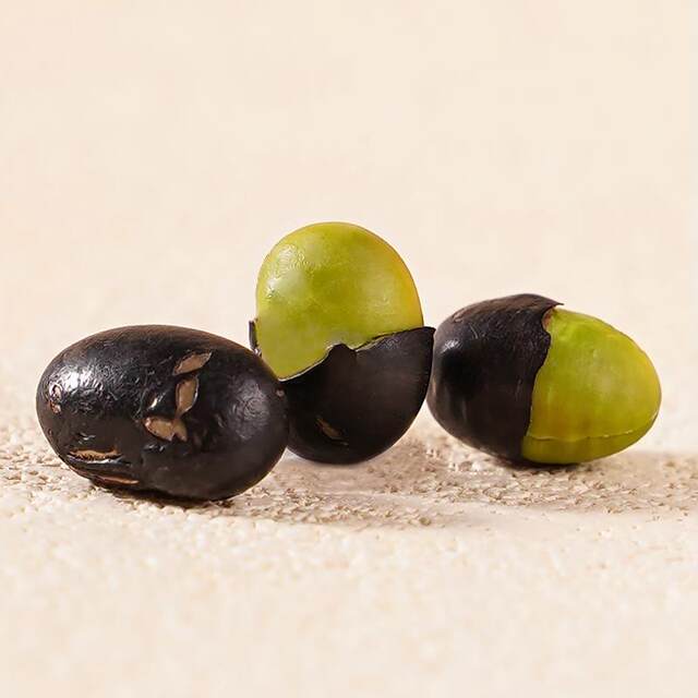 Crispy fried black beans, cooked black beans, snacks, nuts, roasted seeds and nuts, snacks, green core black beans, large particles, small package snacks