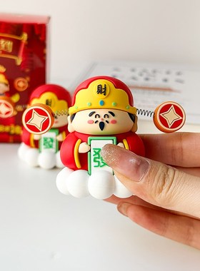 可爱财神爷小摆件办公室桌面招财装饰品家用车载饰品汽车2024公仔
