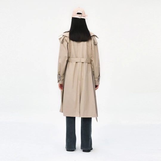 L072      设计感拼接风衣 鸟撤柜女装 一线品牌 剪牌青仓