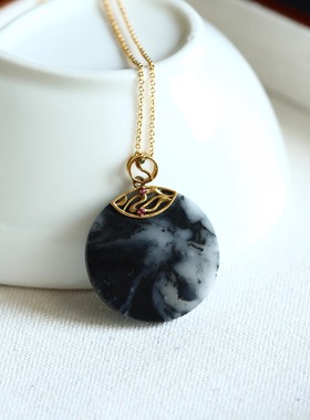 18k金和田玉水墨青花圆牌吊坠女