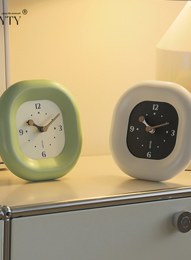 法式复古侘寂风客厅桌面摆件卧室玄关奶油创意座钟黑白装饰品家俱