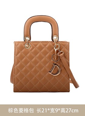 简约现代样板房女士衣帽间包包摆件衣柜展厅陈列道具方包软装饰品