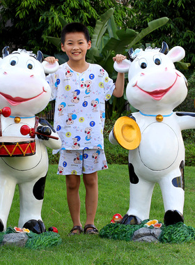 户外花园卡通奶牛玻璃钢雕塑园林景观小品幼儿园草坪动物模型摆件