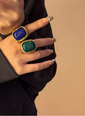 大颗方形多彩宝石开口戒指