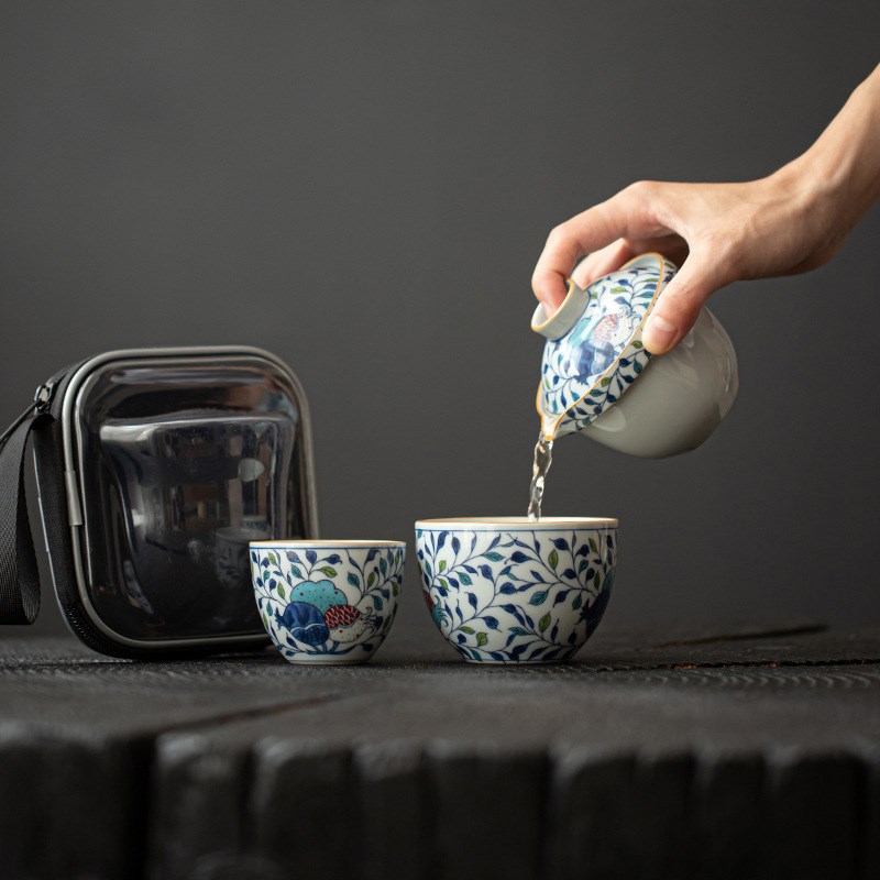 Blue and white Chinese quick cup one pot two cups v portable small set travel tea set antique blue and white porcelain teapot