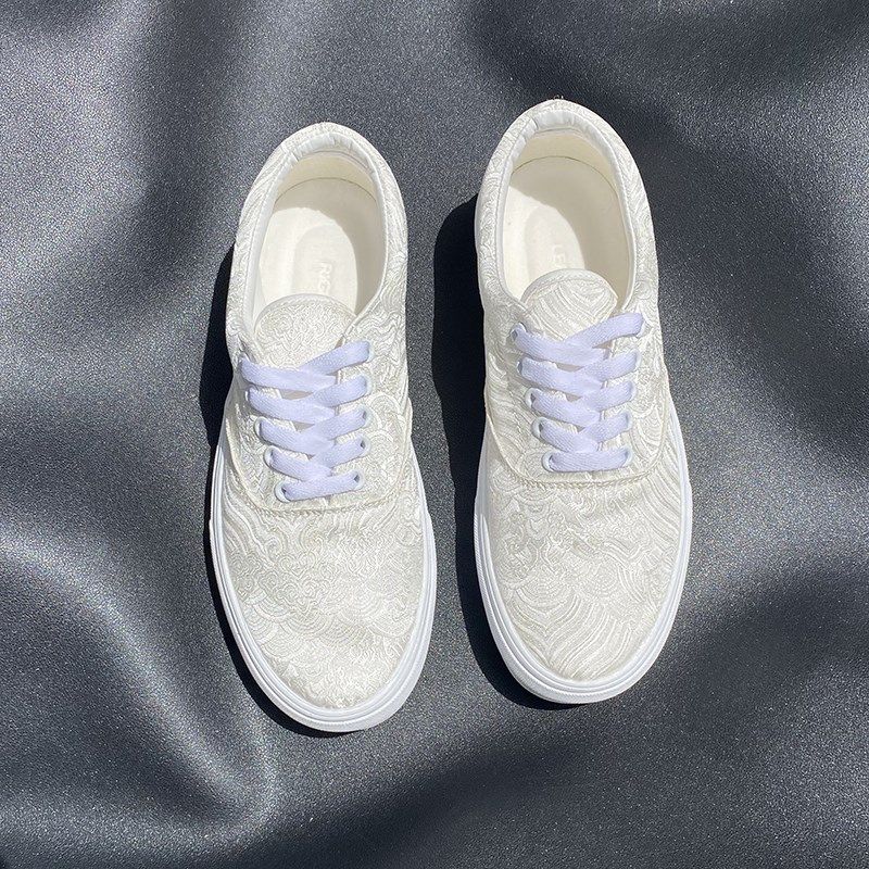 2025夏季新款大码男鞋4748滑板鞋男情侣鞋子男帆布鞋男款白色单鞋,淘宝优惠券,粉丝福利购,淘宝优惠卷