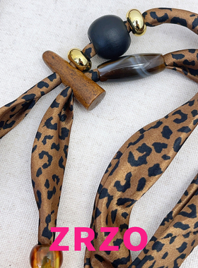 ZRZO豹纹木质串珠丝巾项链