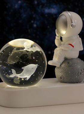创意太空人水晶球摆件办公室书桌装饰品发光太空人送男女生日礼物