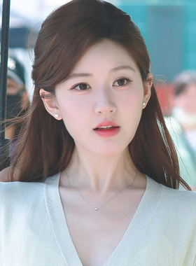 许我耀眼赵露思许妍同款项链女