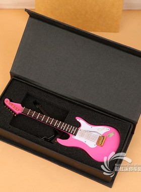 可刻字粉色木制迷你民谣吉他模型电吉他摆件男女朋友生日圣诞礼物