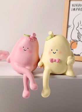 可爱抱抱梨吊脚娃娃情侣摆件饰品家居结婚礼物客厅电视柜书架装饰