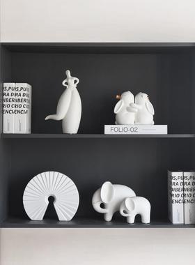 北欧现代意式极简轻奢样板间书房酒柜风水大象装饰品家居创意摆件