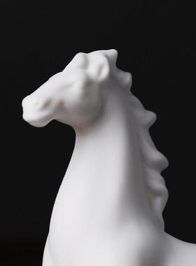 新中式高级感马摆件轻奢高档客厅装饰办公室工位乔迁新居开业礼物