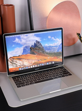 轻奢样板间书房搭配套装书桌装饰挂画笔筒笔记本电脑模型软装道具