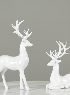 现代简约创意招财鹿摆件家居饰品客厅电视柜书房样板间艺术品摆设