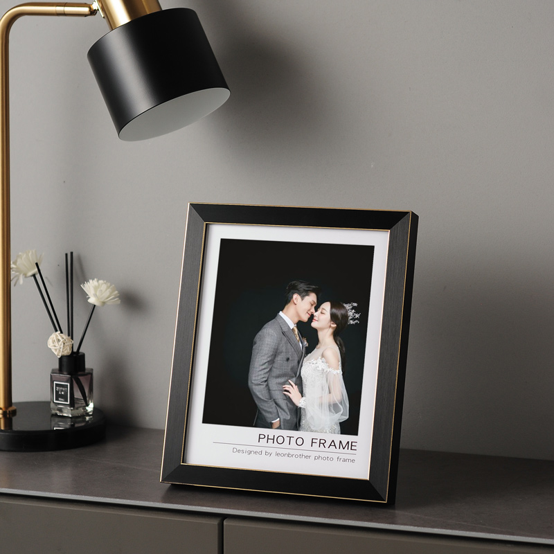 现代创意简约相框摆台6 7 10寸定制洗照片像框金属W实木婚纱照摆 - 图0