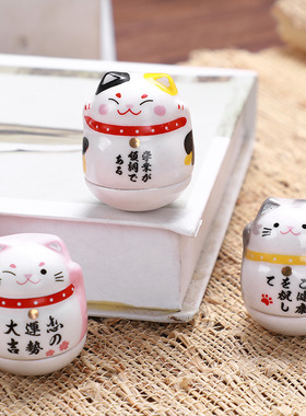 招财猫摆件创意陶瓷小猫咪卡通日式家居办公桌小饰品不倒翁装饰品