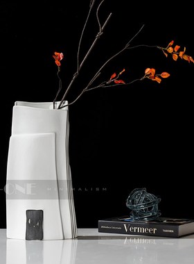 设计师扁平黑白陶瓷花瓶酒柜电视柜书房样板房摆件工艺品软装摆件
