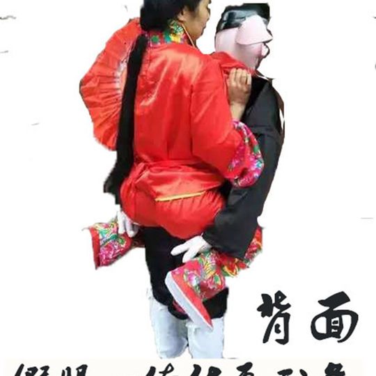 Old man carries his wife on his back, performance props, Zhang Gong carries his wife on his back, folk Zhu Bajie carries his wife on his back, social drama