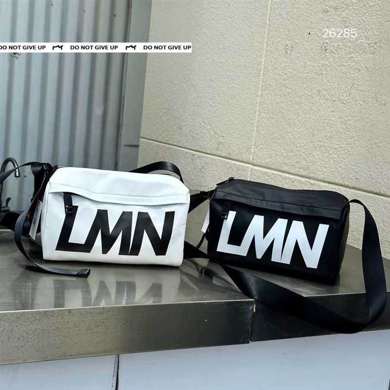 休闲大容量包包女夏季新款单肩包百搭宽带斜挎包运动健身包枕头包,淘宝优惠券,粉丝福利购,淘宝优惠卷