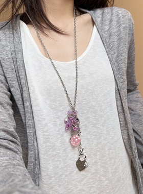 多元素粉色小熊爱心锁骰子卫衣链