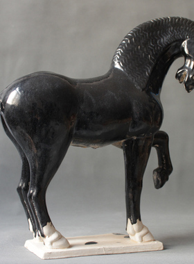 陶瓷马摆件唐三彩仿古白马室内家居装饰客厅办公室桌面摆件收藏