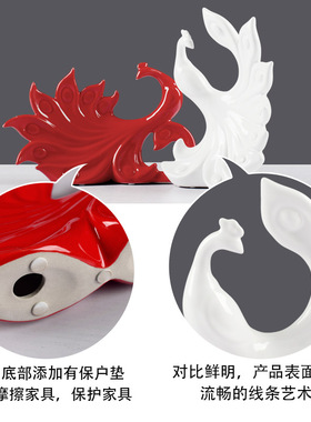 创意家居饰品摆件结婚礼物酒柜装饰品客厅卧室孔雀开屏陶瓷工艺品