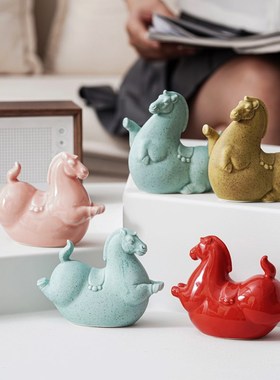 创意中式招财唐马生肖陶瓷摆件装饰品家用客厅书房桌面摆设送礼物